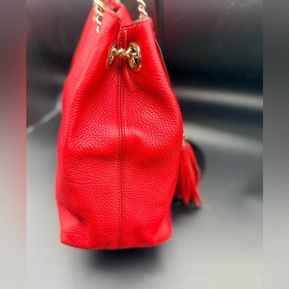 AUTHENTIC Gucci Soho Medium Chain Shoulder Bag - Red Pebbled Leather - Picture 13 of 16